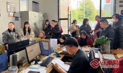 正如本地群众所说：“现正在是办证省心了
